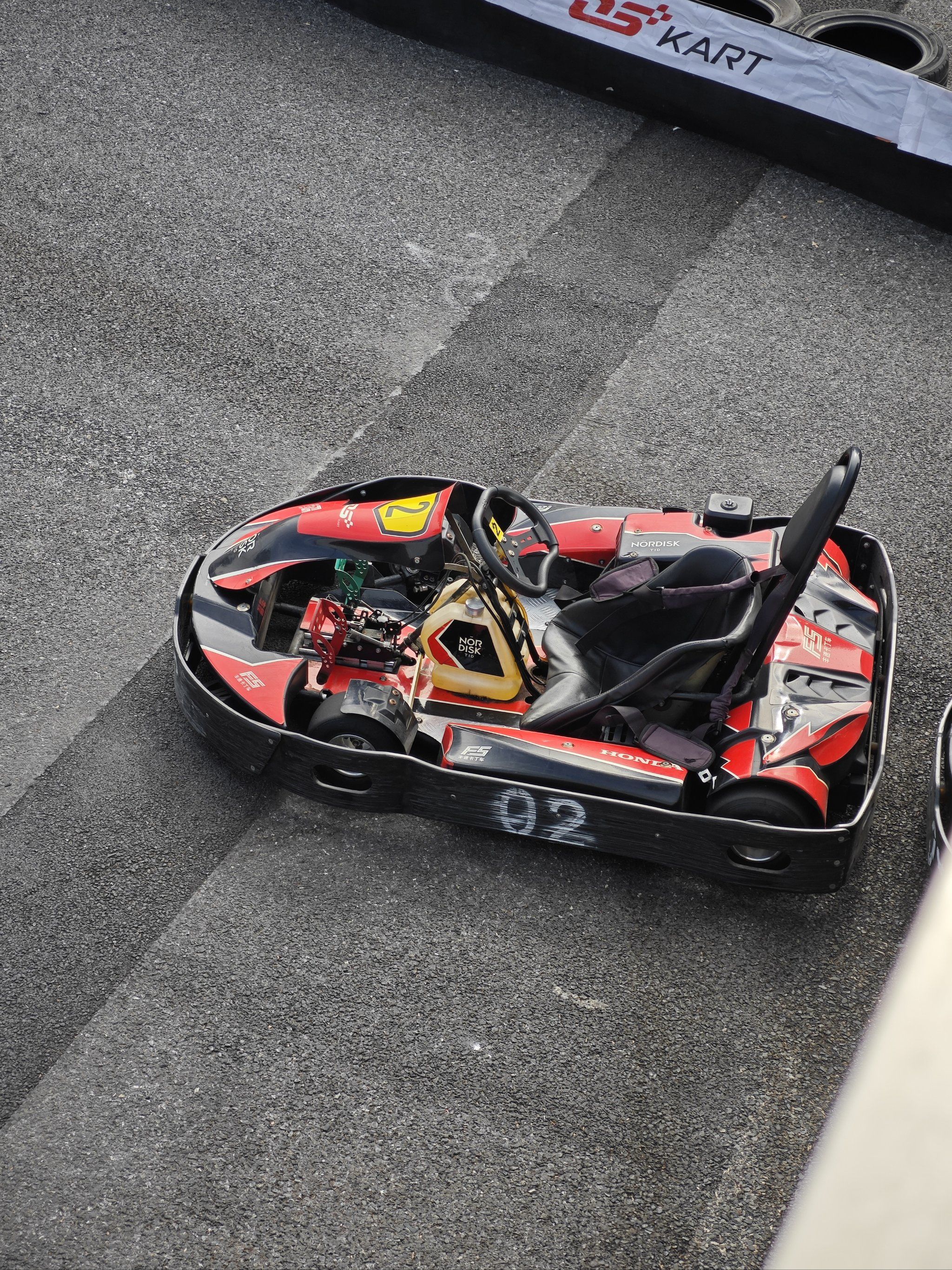 冷门频出！赛车战况跌宕起伏