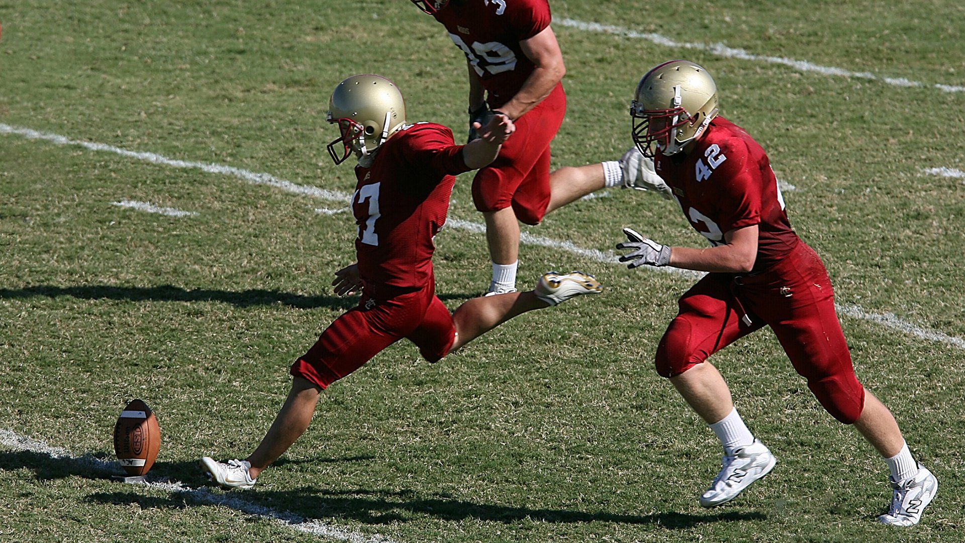 平行时空的对决,掘金金块碾过魔术,而杰伦格林在另一个战场正悄悄接管世界